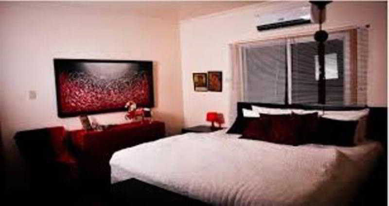 Casa Amapola Manila Bed & Breakfast Taguig Bagian luar foto